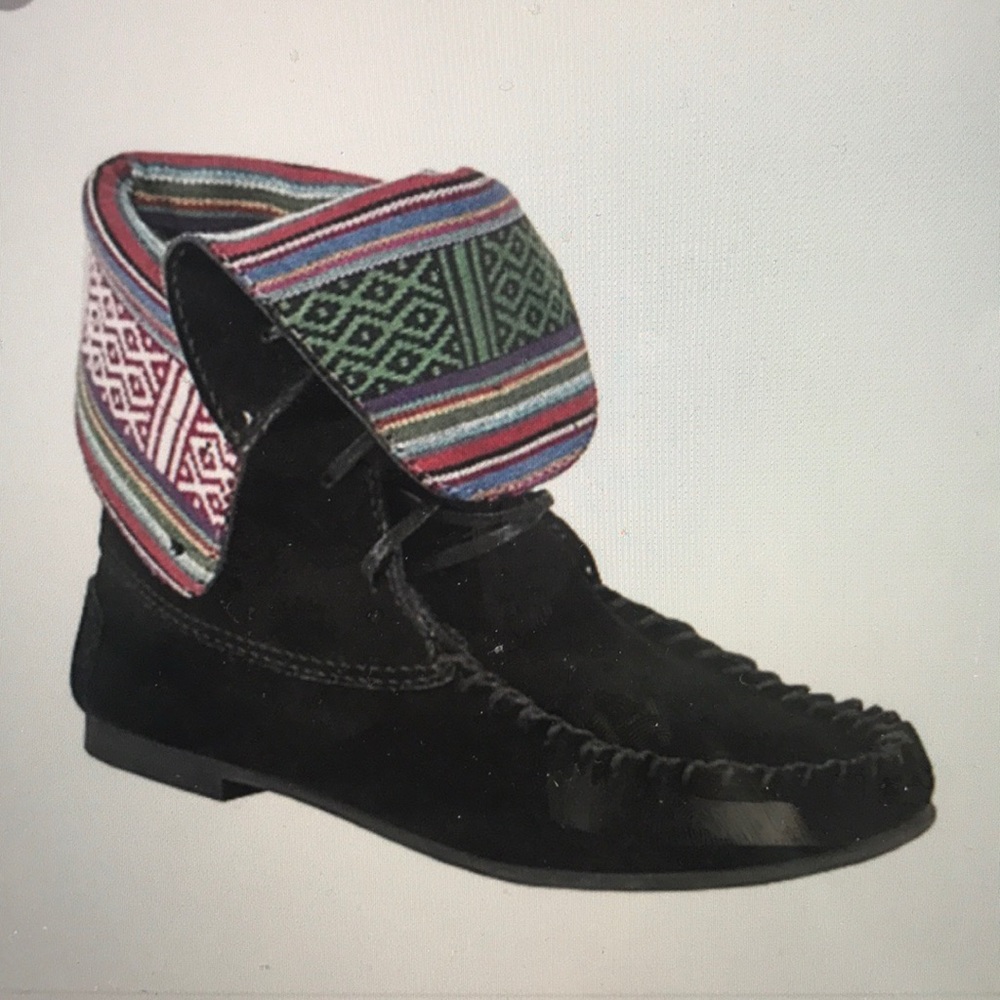Steve Madden black t blanket tribal moccasin boots